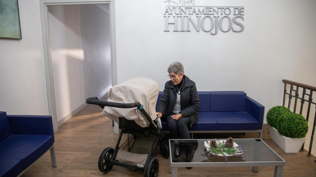 María es abuela de cinco nietos, que en la actualidad no tienen pediatra asignado en la sanidad pública.