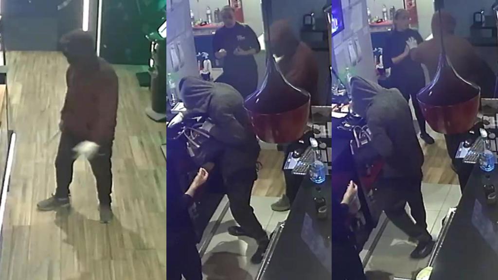 Los ladrones murcianos del cuchillo jamonero, durante uno de sus atracos.