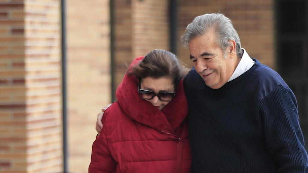 Los hijos de Asunción Balaguer se han emocionado en la despedida de su madre.
