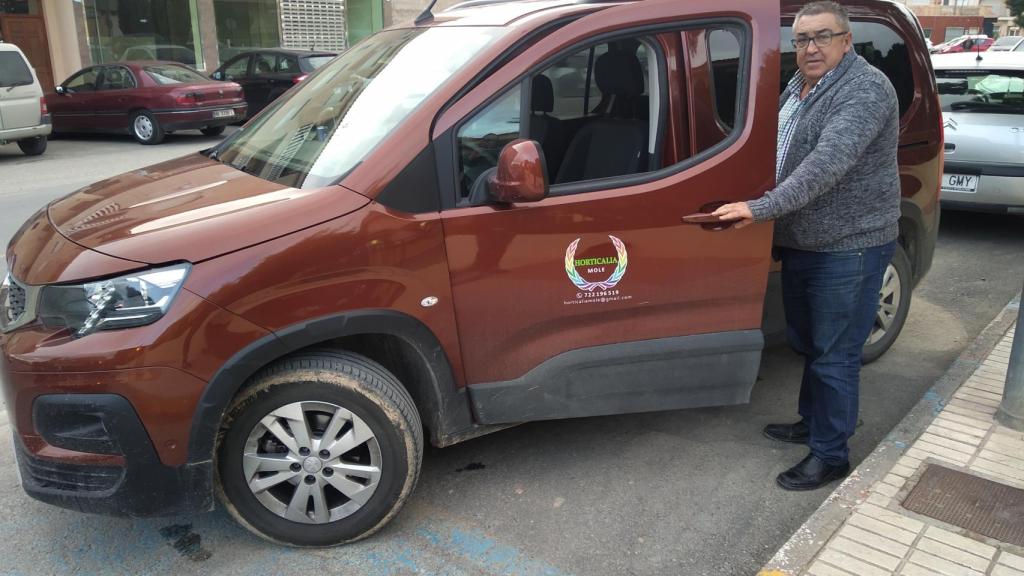 Matías Pérez, tío de José María, defendiendo la inocencia de su sobrino al que ayuda en su empresa con la comercialización de abonos ecológicos por el Campo de Cartagena.