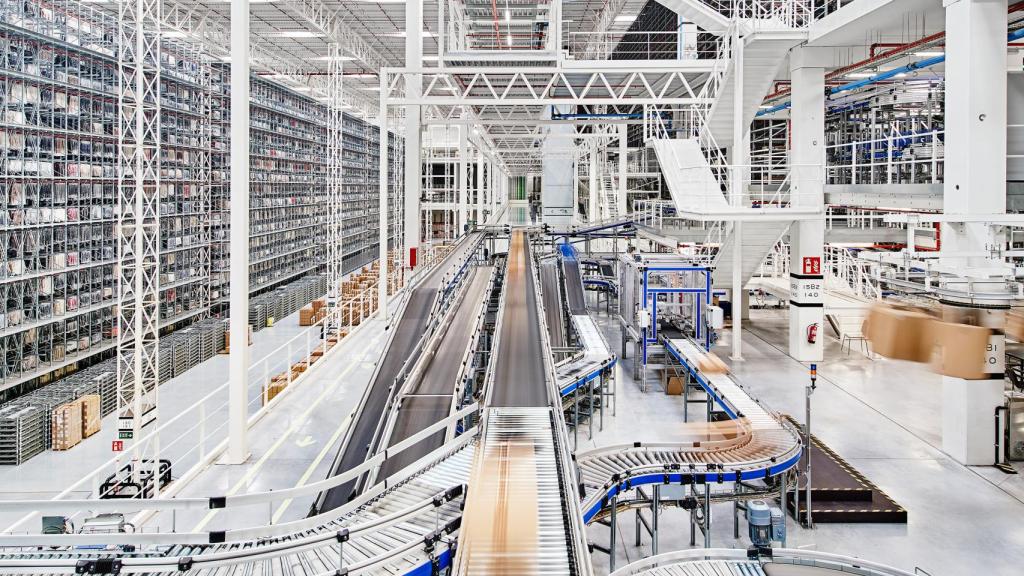 Una de las líneas automatizadas del centro.
