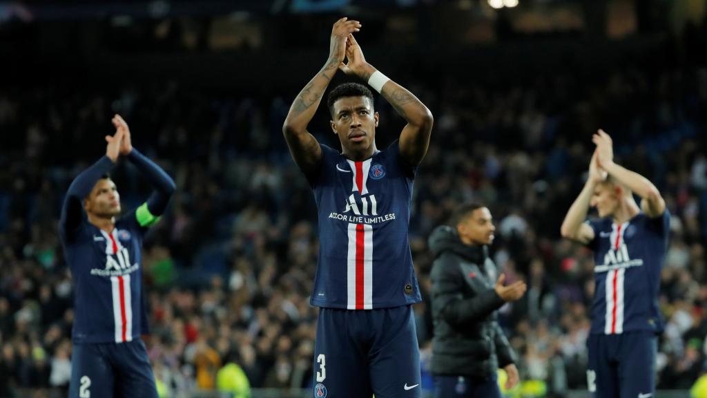 Los jugadores del PSG saludan a sus aficionados