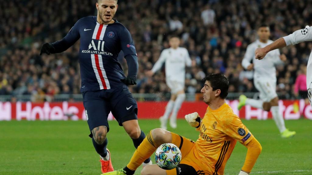 Courtois derriba a Ircardi en el área