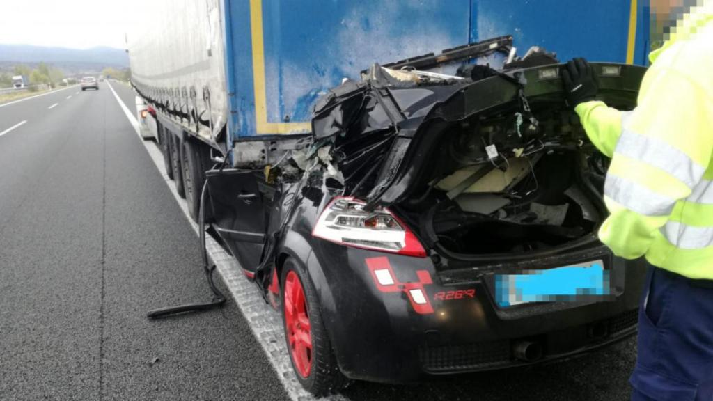 El coche de 'El Kepa' tras el accidente.