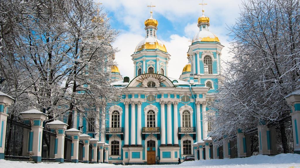 Disfruta de las fiestas navideñas en San Petersburgo.