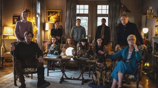 El reparto de 'Puñales por la espalda'.