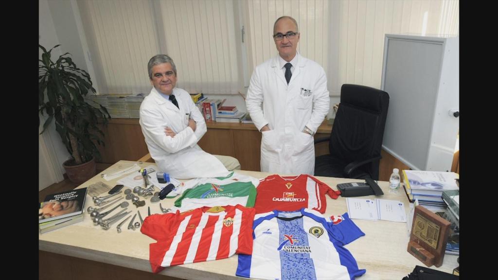 Los doctores De Prado y Ripoll forman un tándem inseparable desde hace tres décadas.