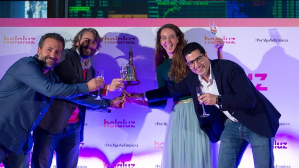 El equipo directivo de Holaluz en su salida al MAB.