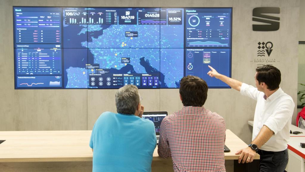 Trabajadores en una planta de Seat.