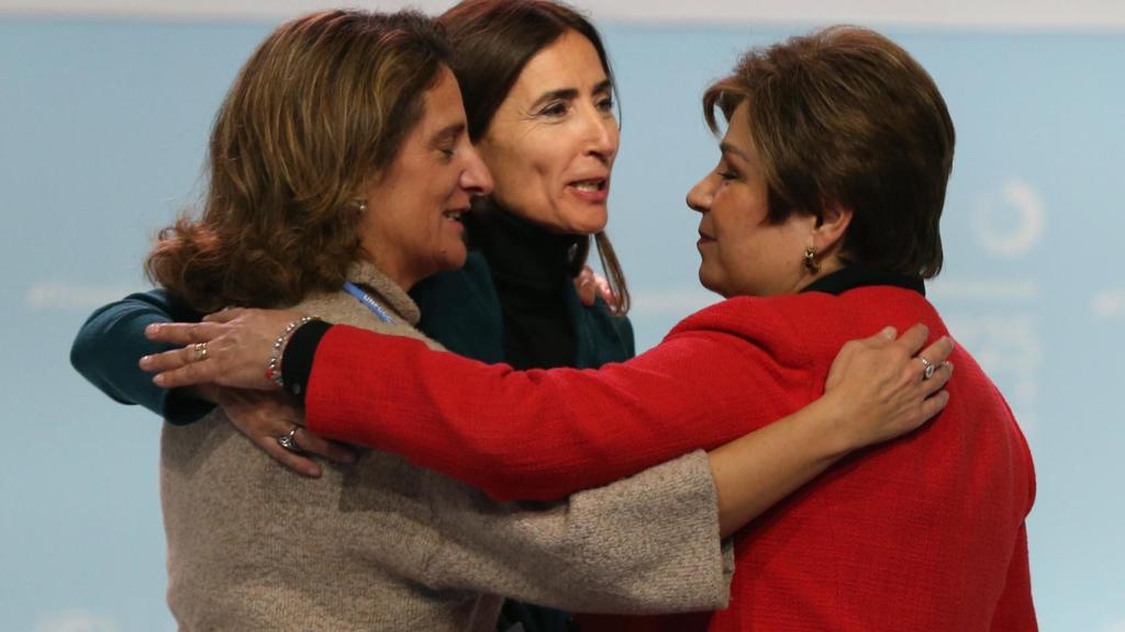 Teresa Ribera, ministra para la Transición Ecológica, con su homóloga chilena, Carolina Schmidt y la secretaria de la ONU sobre Cambio Climático, Patricia Espinosa.