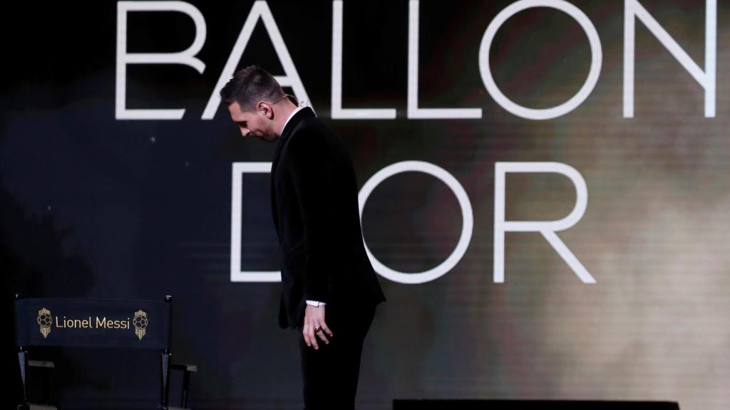 Leo Messi sube al escenario de la Gala del Balón de Oro 2019