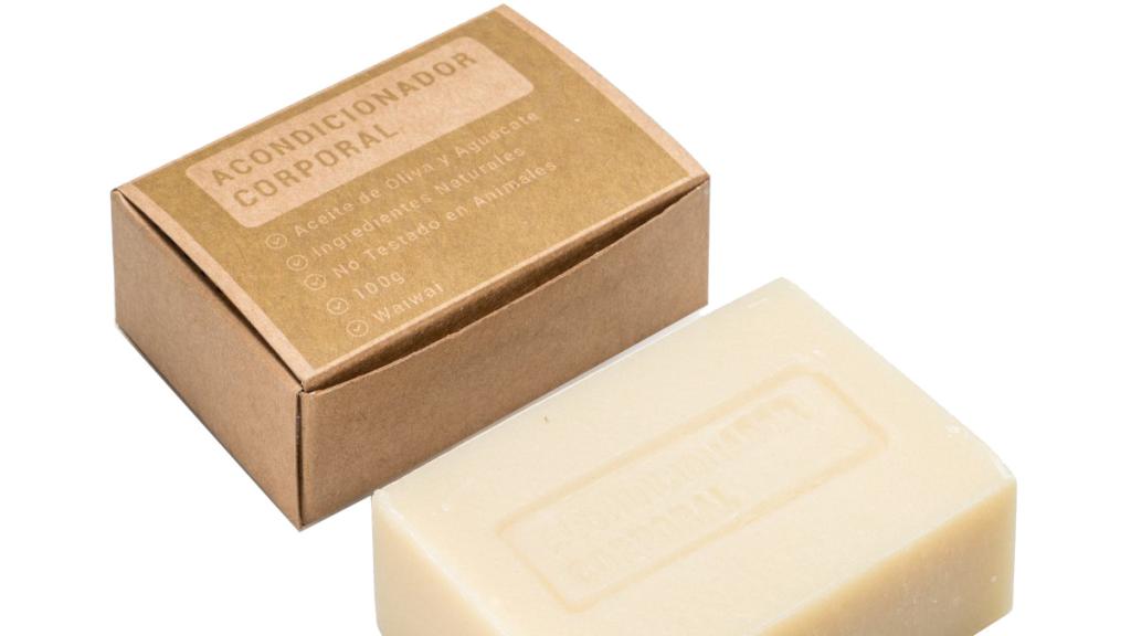 El formato sólido consume menos agua para su fabricación y es más sostenible. Precio: 6 euros.