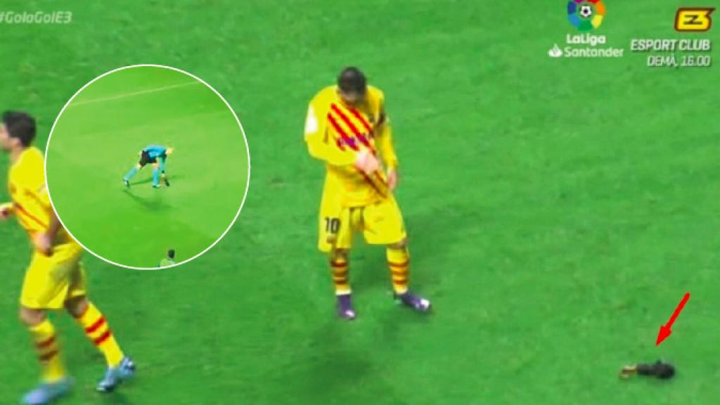 Lanzaron un paraguas a Messi durante la celebración del gol