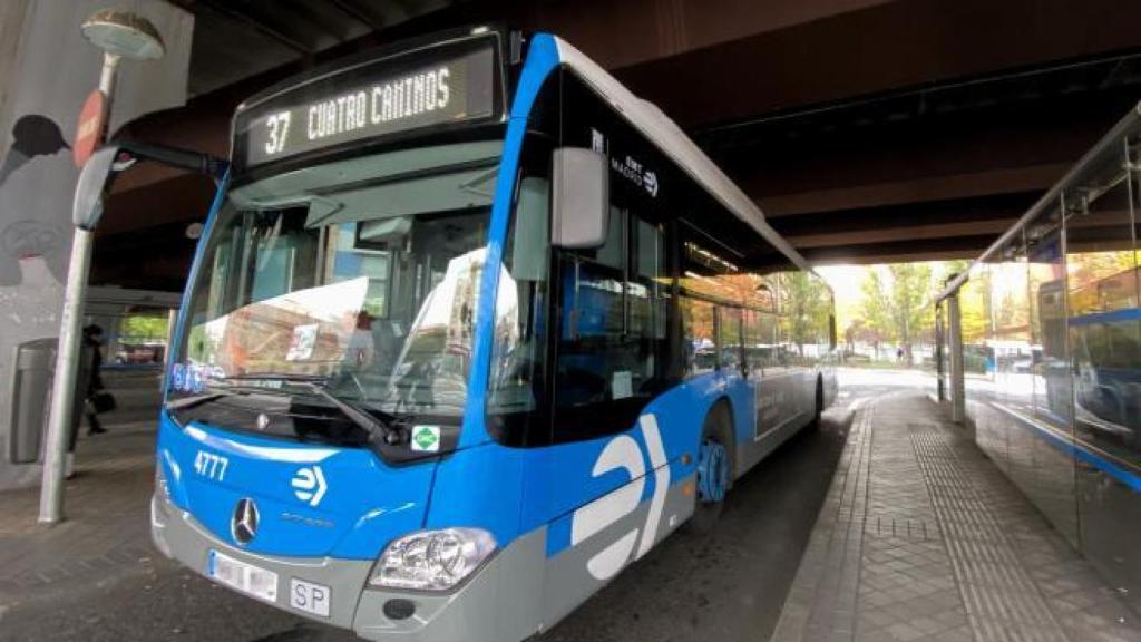 Autobús de la Empresa Municipal de Transportes.