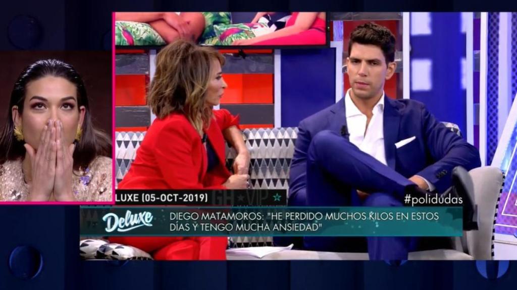 Estela escuchando y viendo todo lo que pasa fuera de la casa de Guadalix.