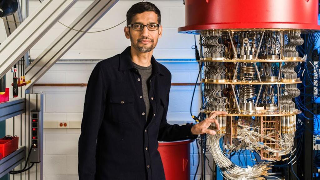 Sundar Pichai con el ordenador cuántico de Google en el Santa Barbara's Lab.