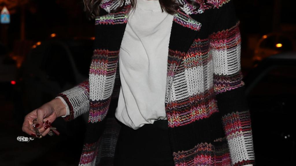 Eva González no ha querido responder a las preguntas de los periodistas.