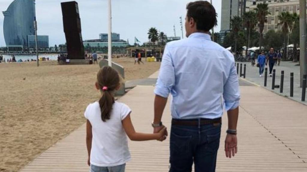 Albert Rivera junto a su pequeña Daniela, de 8 años de edad.