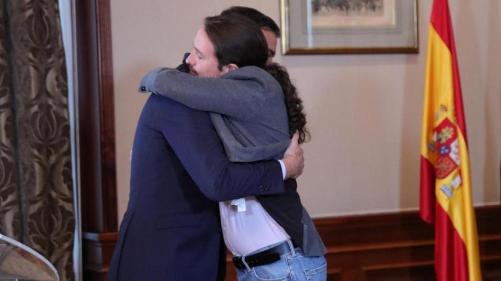 Pedro Sánchez y Pablo Iglesias, el 12 de noviembre, tras firmar el acuerdo de coalición.