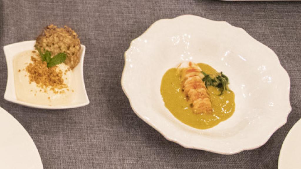 El postre, espuma de turrón y girlache con teja de almendras; y el plato principal, bogavante con salsa de ortiguillas.