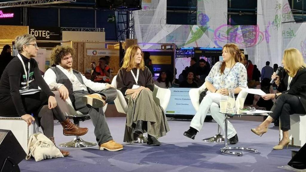 Xosé Santiso, segundo por la izquierda, en la Cumbre del Clima