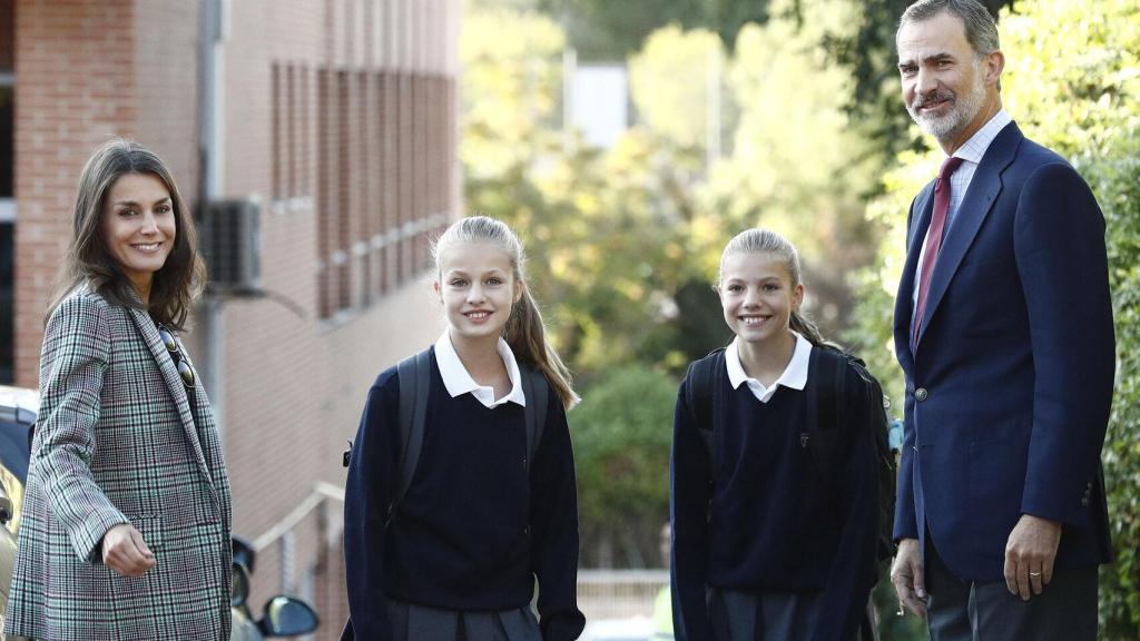 Los Reyes con sus hijas.
