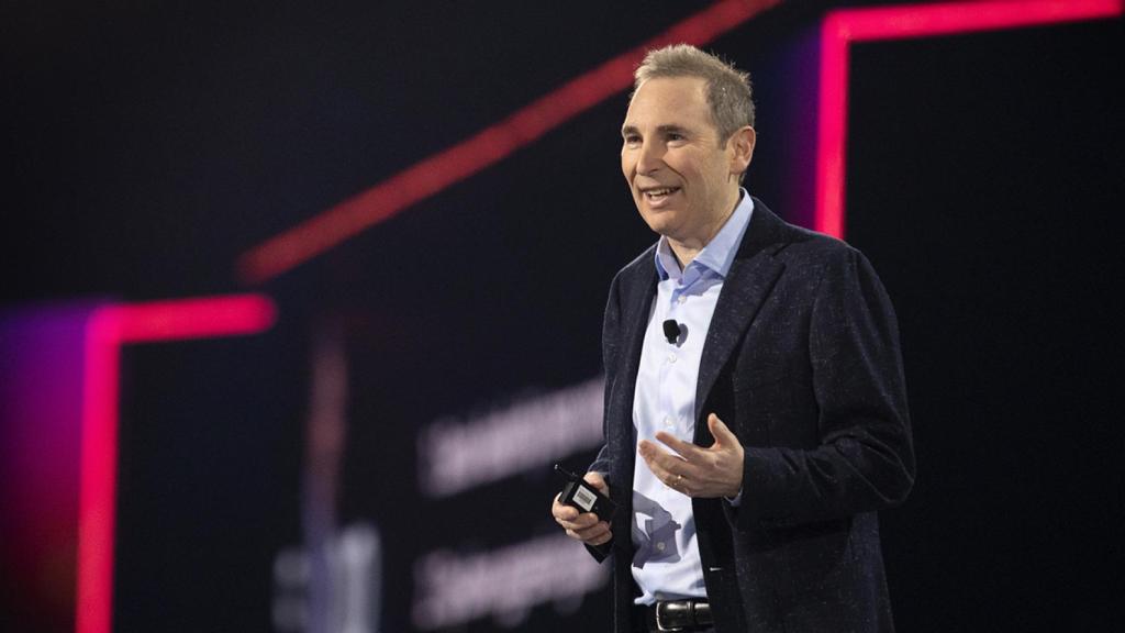 El CEO de Amazon Web Services (AWS), Andy Jassy, durante su conferencia en el Reinvent de Las Vegas.