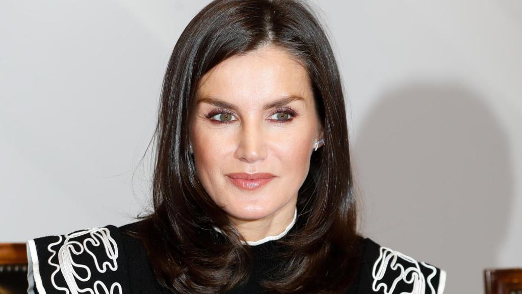 La Reina ha vuelto a optar por el 'eyeliner' rojo.