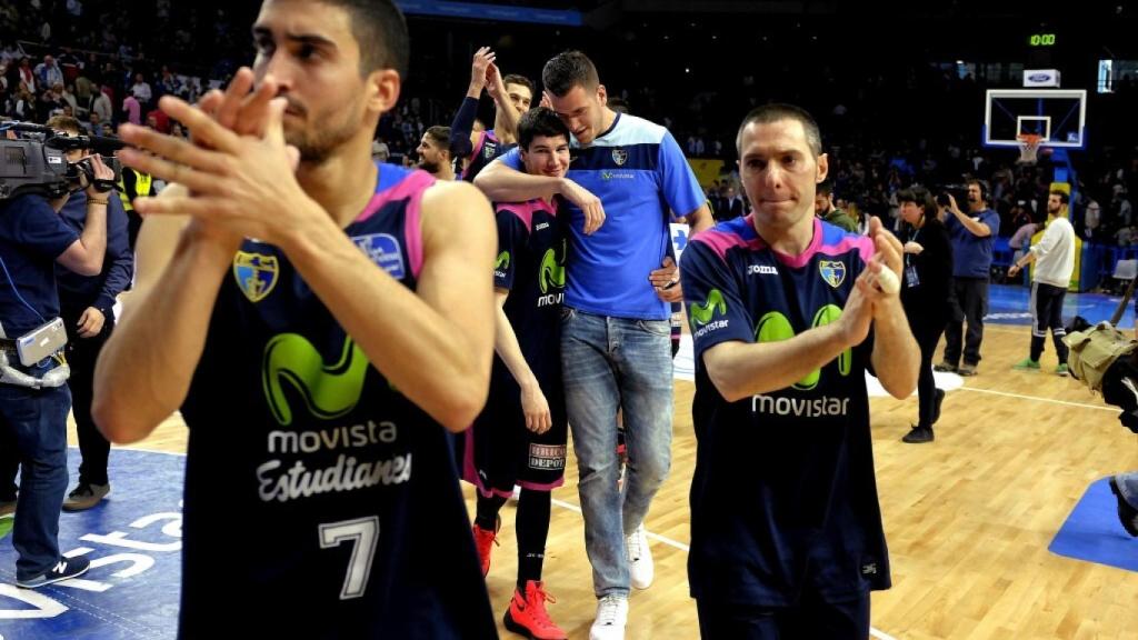 El momento en el que se certificaba el descenso de Estudiantes en 2016 que evitarían en los despachos