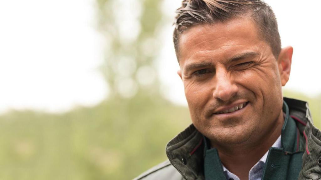 Alfonso Merlos, en una de sus divertidas imágenes como modelo puntual.