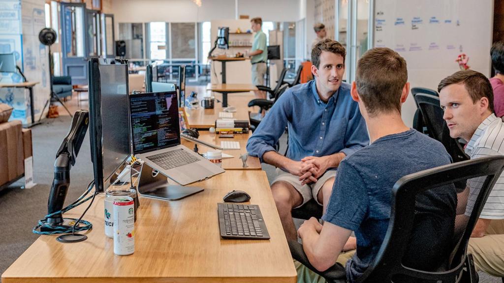 Las aceleradoras permiten a las grandes empresas estar a la vanguardia de la innovación.