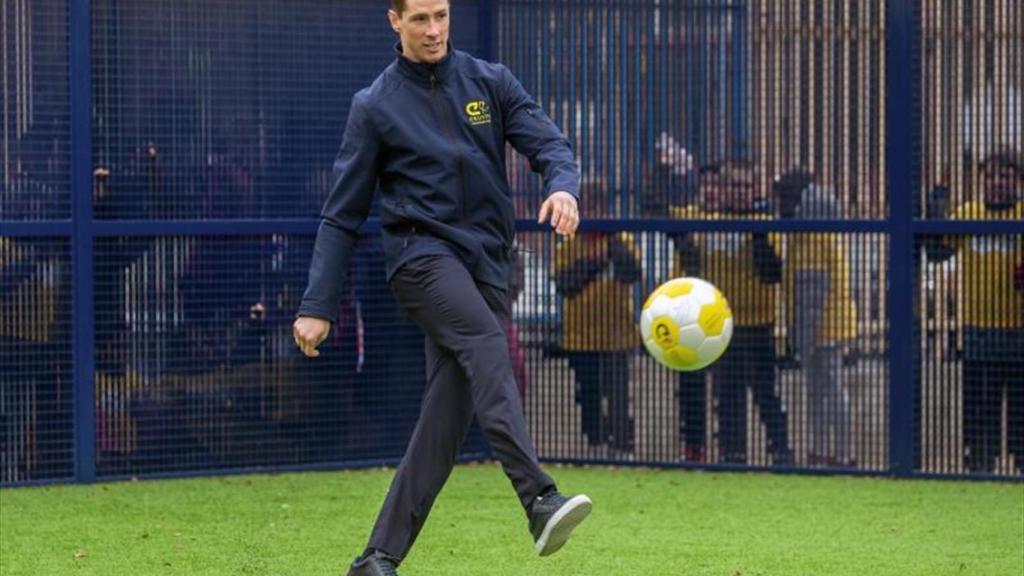 Fernando Torres, en la inauguración de la nueva cancha