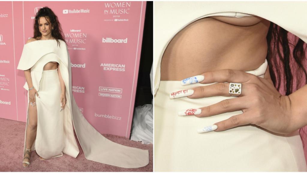 Rosalía tuvo problemas con su escote asimétrico en el photocall de los Billboard.