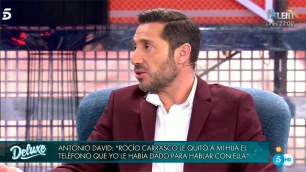 La expareja de Rocío Carrasco explicándose en el plató de Telecinco.