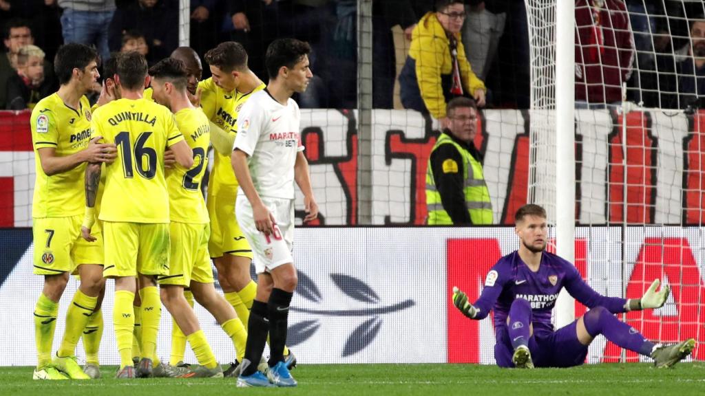 Los jugadores del Villarreal celebran uno de los goles ante el Sevilla