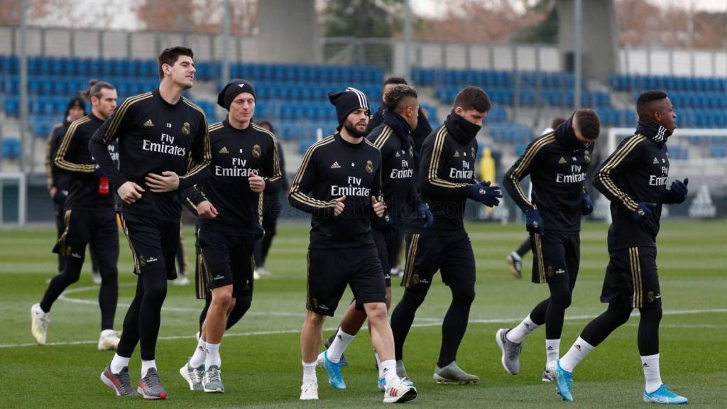 Los titulares ante el Valencia, haciendo carrera contínua