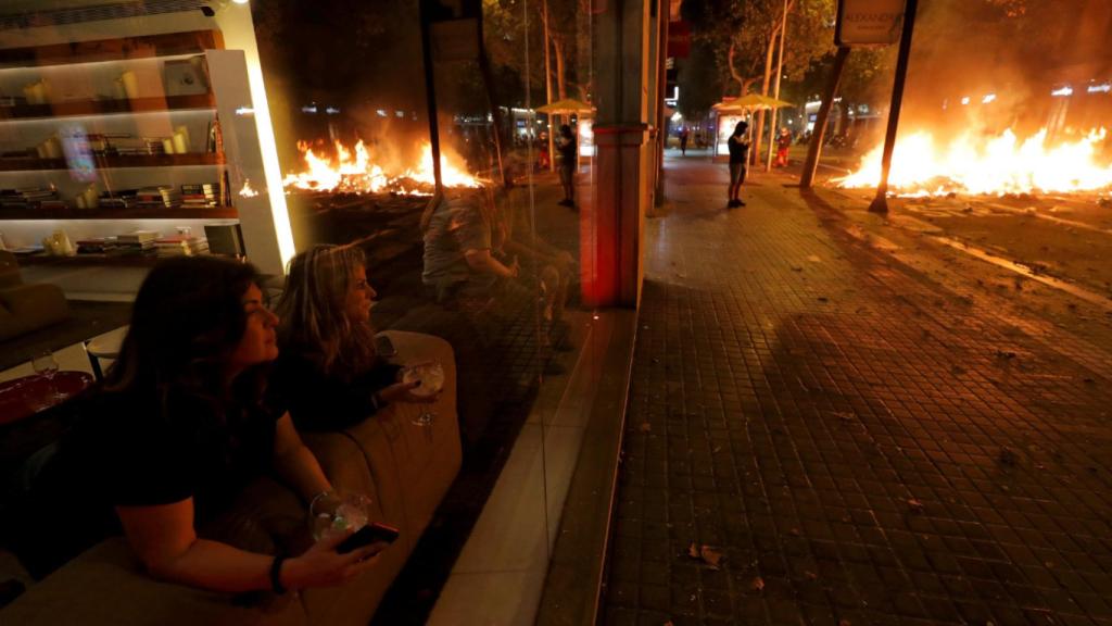 Violencia en las calles de Barcelona tras conocerse la sentencia del Supremo.