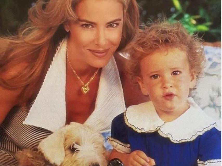 Ana Obregón y Álex Lequio, en una foto antigua.