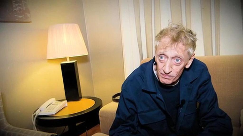 Enrique San Francisco atendía a 'Sábado Deluxe' en su hotel en marzo de este año.