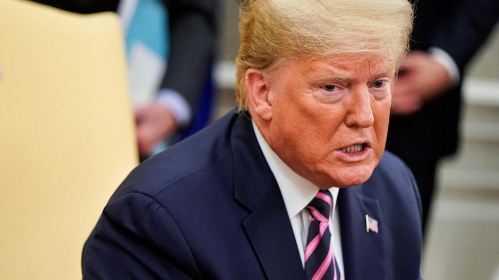 Donald Trump en una reunión con los republicanos en la Casa Blanca.