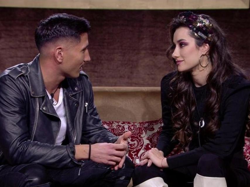 Gianmarco le ha reprochado a Adara que todavía no haya hablado con él.