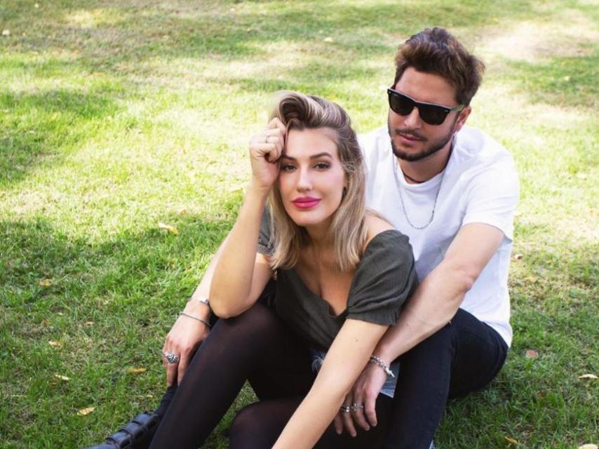 Manuel Carrasco y Almudena Navalón ya son padres de una niña llamada Chloe.