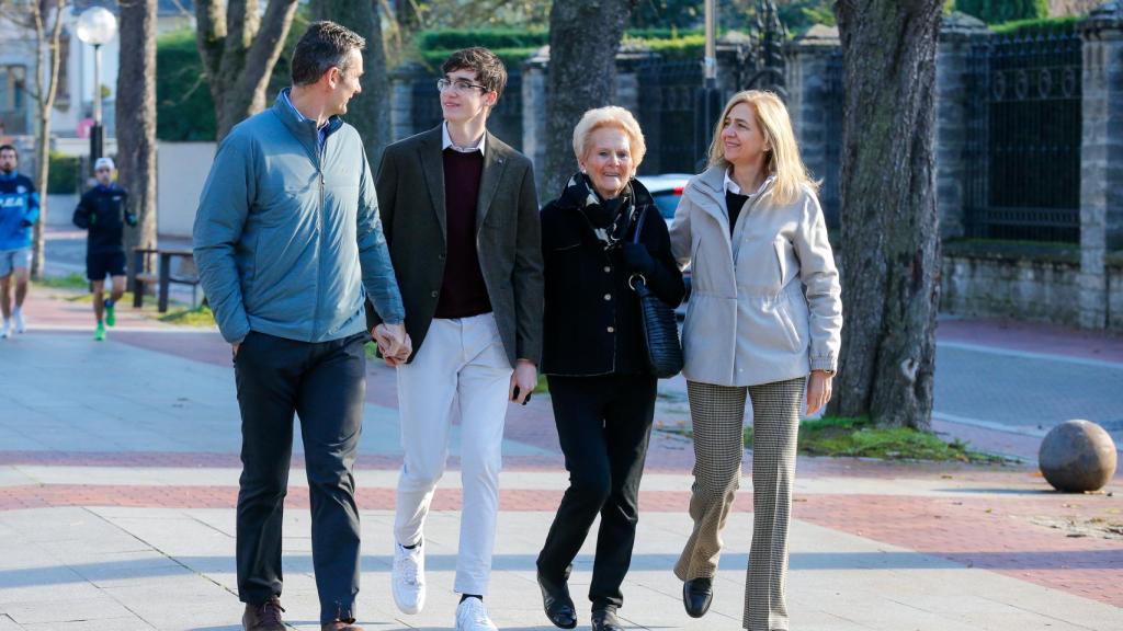 Iñaki Urdangarin ha asistido junto a su familia a la misa de Navidad oficiada en una parroquia cercana a su domicilio materno.