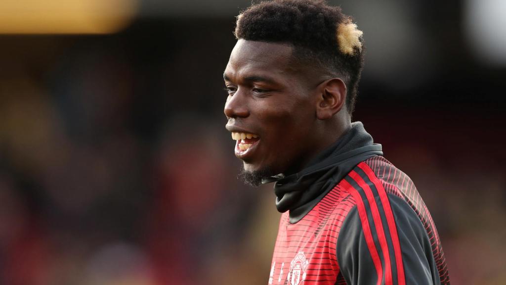Pogba, calentando con el Manchester United