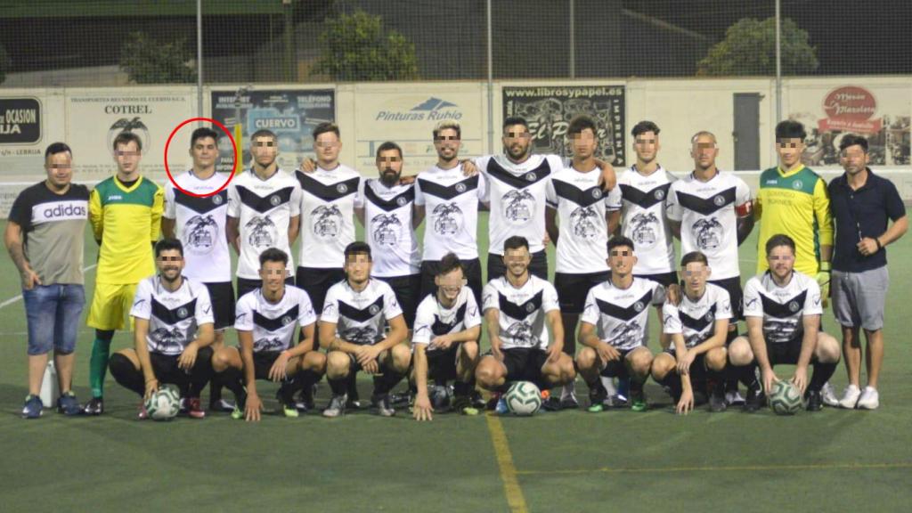 Adrián y el equipo de tercera andaluza Cuervo Deportivo Senior.