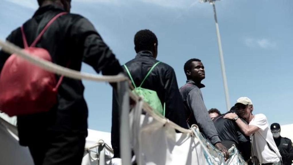 Inmigrantes llegando a Valencia, ciudad de acogida.