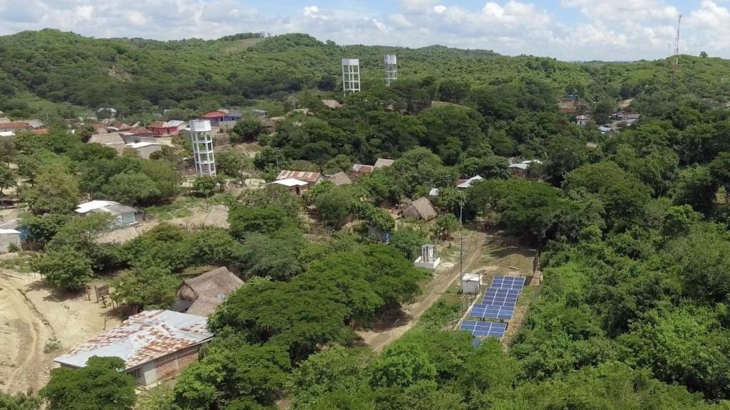Planta solar para dar energía al bombeo del sistema de suministro.
