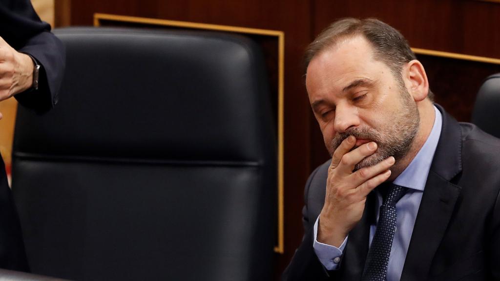 El exministro de Transportes, José Luis Ábalos, durante una sesión de control al Gobierno.