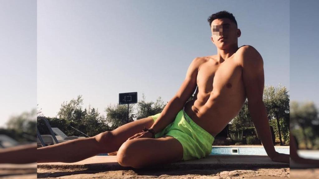 Victor comenzó su nueva vida en el pueblo, tras la separación de sus padres.