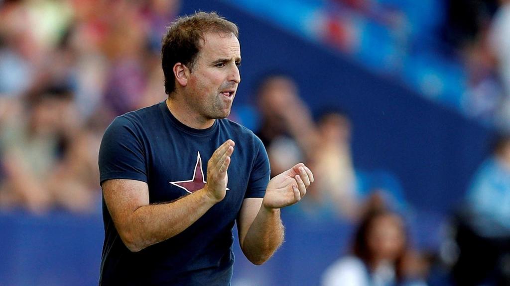 Jagoba Arrasate renovó esta temporada y será el entrenador de Osasuna durante su centenario